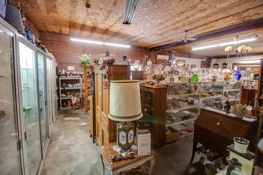 More Photos Of 1007 W Delmar Ave, Godfrey General Retail For Sale