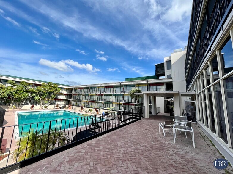 More Photos Of 5665 Cypress Gardens Blvd, Winter Haven Hotel For Lease