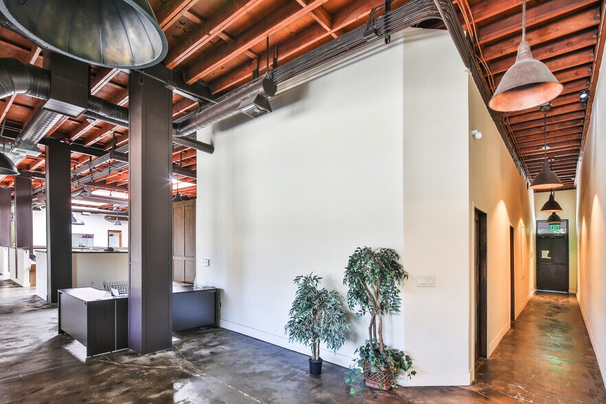 More Photos Of 3211 Cahuenga Blvd W, Los Angeles Loft Creative Space For Lease