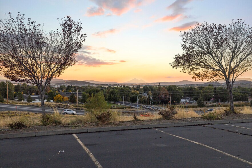 More Photos Of 2701 Foothills Blvd, Klamath Falls Industrial For Lease