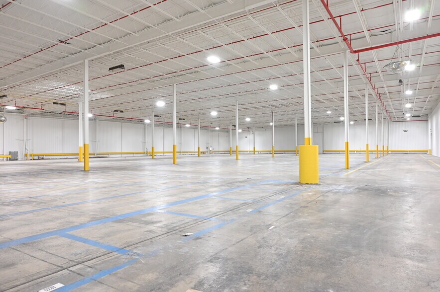 More Photos Of 701 33rd Ave N, Saint Cloud Manufacturing For Lease