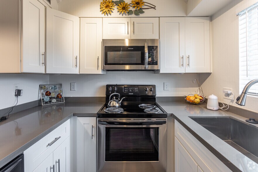 More Photos Of 3001 N 32nd St, Phoenix Apartments For Sale