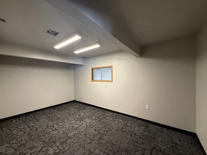 More Photos Of 2927 N Roemer Rd, Appleton Manufacturing For Lease