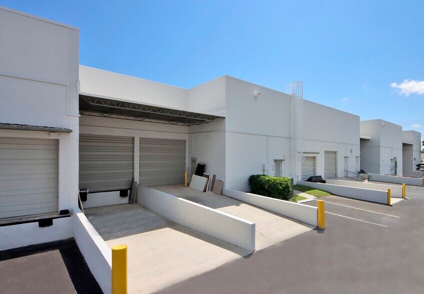 More Photos Of 1901-1949 Tigertail Blvd, Dania Distribution For Lease