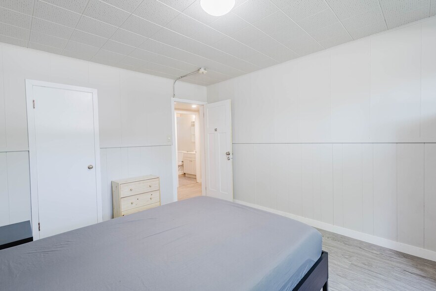 More Photos Of 8504 98 St NW, Edmonton Apartments For Sale