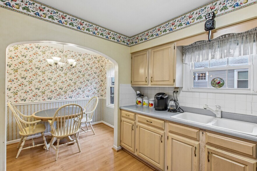 More Photos Of 399 W Main St, Greenwood Office For Sale