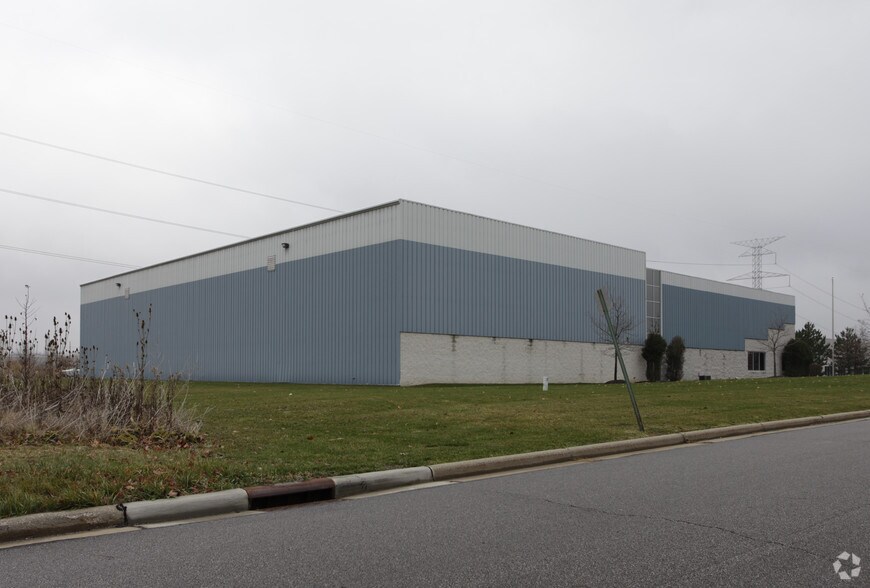 More Photos Of 1953 Case Pky S, Twinsburg Warehouse For Lease