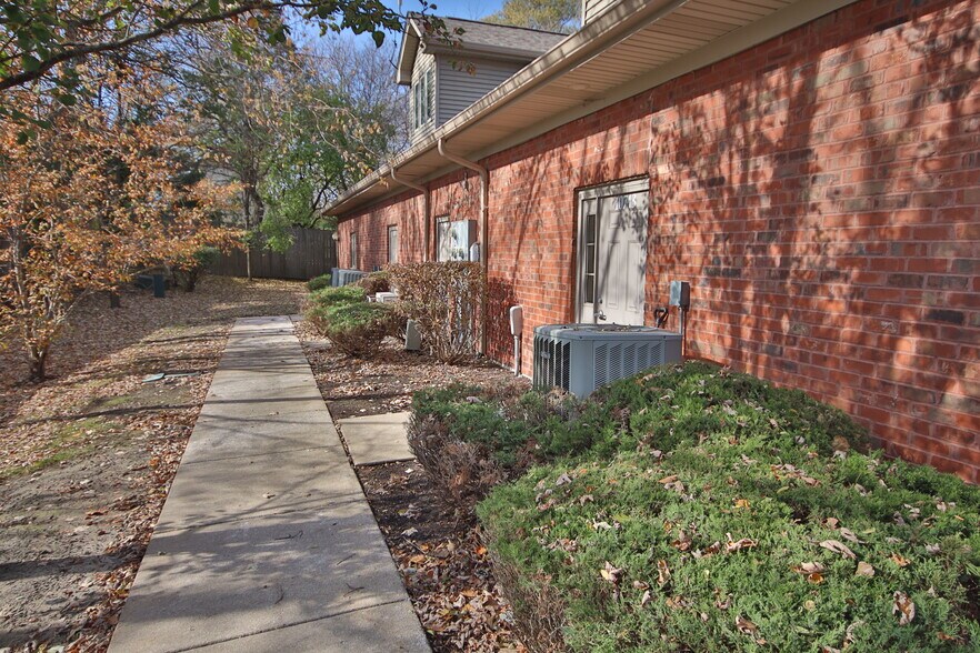 More Photos Of 10741-10745 W 165th St, Orland Park Office For Sale