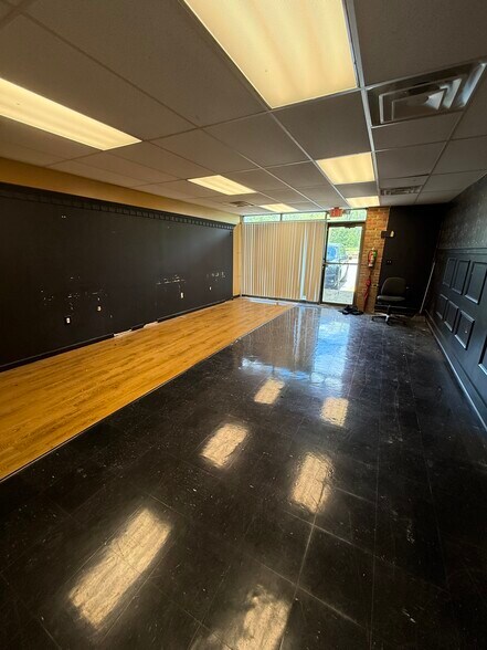 More Photos Of 874 E Aurora Rd, Macedonia Unknown For Lease