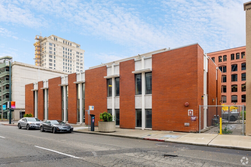 More Photos Of 101 S 10th St, Tacoma Bank For Lease