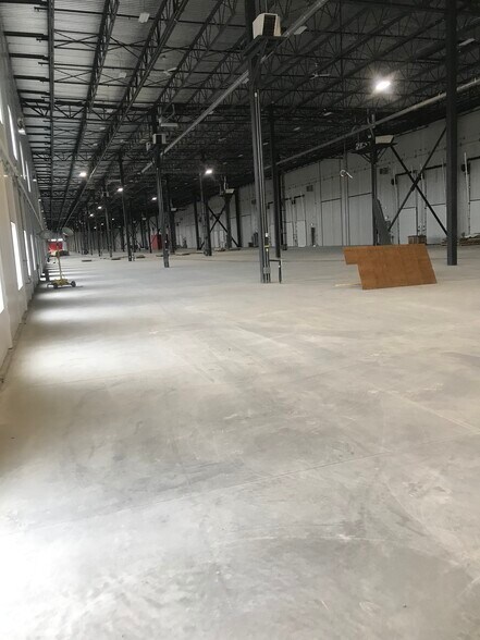 More Photos Of 812 Burton Rd, Vars Warehouse For Lease