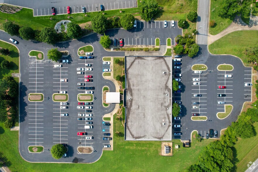 More Photos Of 1810 Stadium Dr, Phenix City Medical For Lease