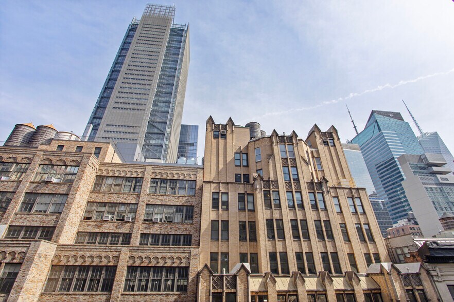 More Photos Of 250 W 39th St, New York Office For Sale