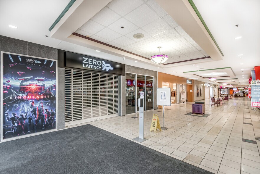 More Photos Of 370 E Broadway, Vancouver Unknown For Lease