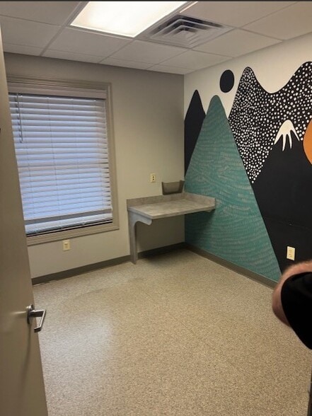 More Photos Of 16 Physician Dr, Clyde Hospital For Sale