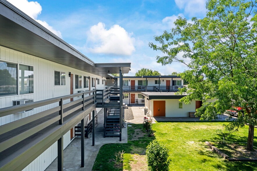 More Photos Of 2105 Pullen St, Richland Apartments For Sale