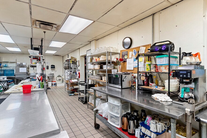 More Photos Of 211 N Maple Ave, Oconto Falls Restaurant For Sale