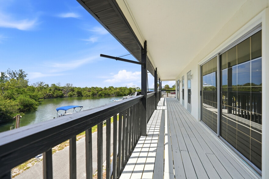 More Photos Of 1261 Beach Rd, Englewood Storefront Retail Residential For Sale