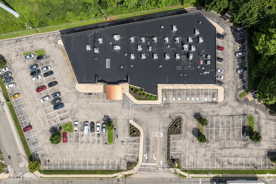 More Photos Of 1553 Chester Pike, Crum Lynne Medical For Lease