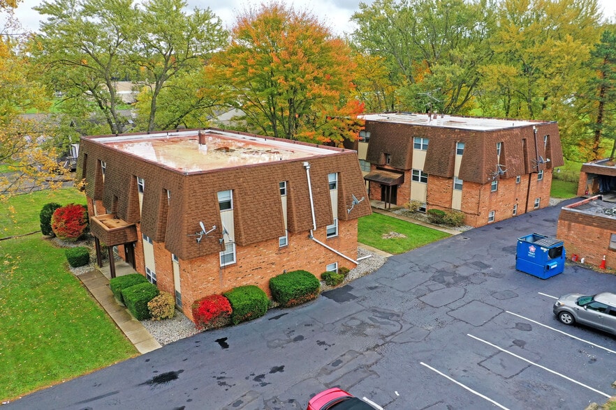 Primary Photo Of 203-205 Churchill Hubbard Rd, Youngstown Apartments For Sale