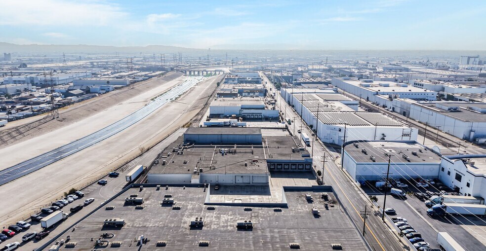 More Photos Of 3305 E Vernon Ave, Vernon Refrigeration Cold Storage For Sale