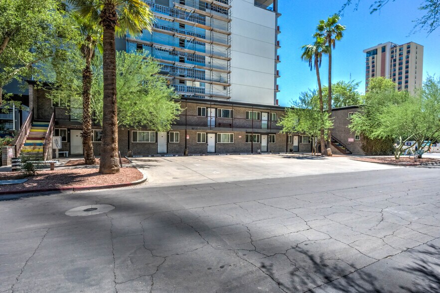 More Photos Of 821 N 3rd St, Phoenix Apartments For Sale
