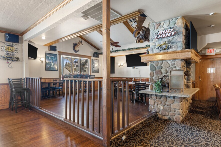 More Photos Of N67W33525 County Road K, Oconomowoc General Retail For Sale