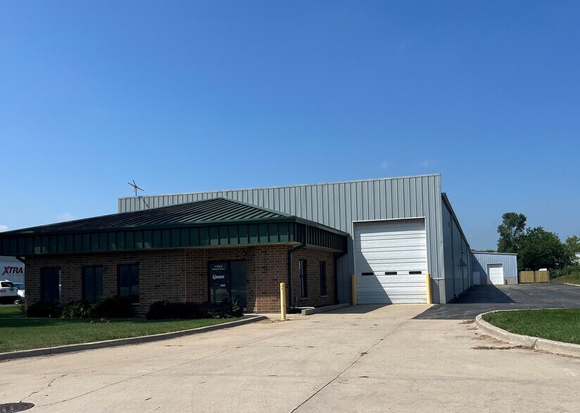 More Photos Of 1180 Atlantic Dr, West Chicago Warehouse For Lease
