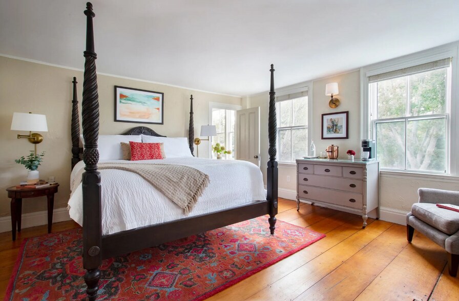 More Photos Of 277 Route 6A, Yarmouth Port Hotel For Sale