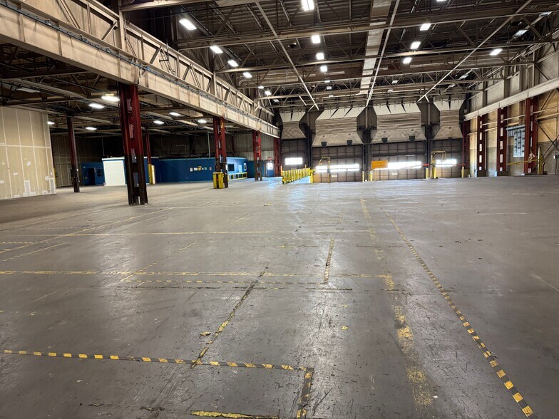 More Photos Of 2700 McDonough Rd, Joliet Manufacturing For Lease