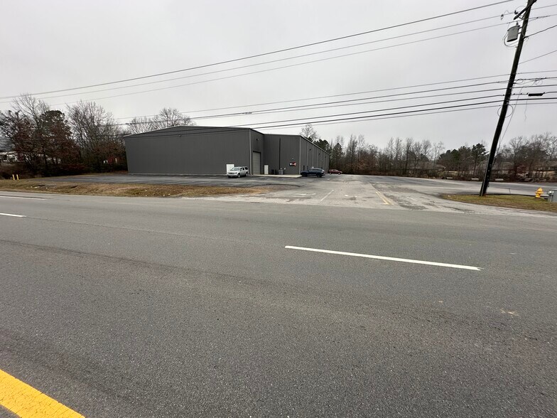 More Photos Of 4100 AL Highway 69, Guntersville Sports And Entertainment For Sale