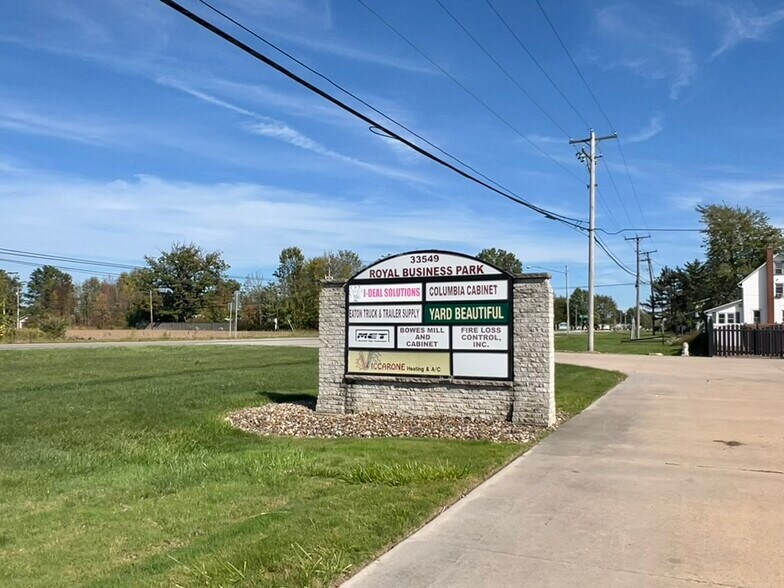 More Photos Of 33549 E Royalton Rd, Columbia Station Light Manufacturing For Sale