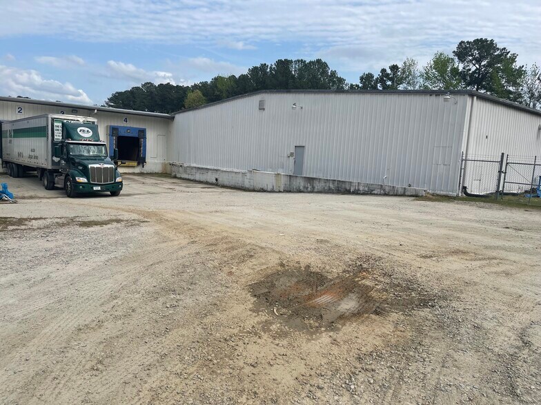 More Photos Of 109 Gelo Rd, Rocky Mount Manufacturing For Lease