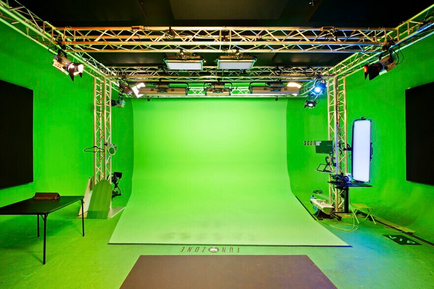 More Photos Of 5200 Venice Blvd, Los Angeles Loft Creative Space For Lease
