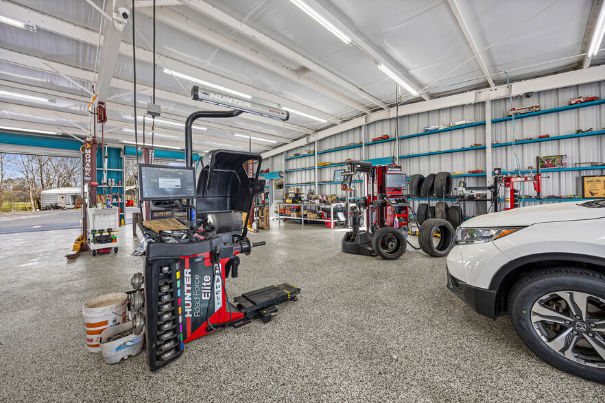 More Photos Of 2801 Shaver St, Pasadena Auto Repair For Sale