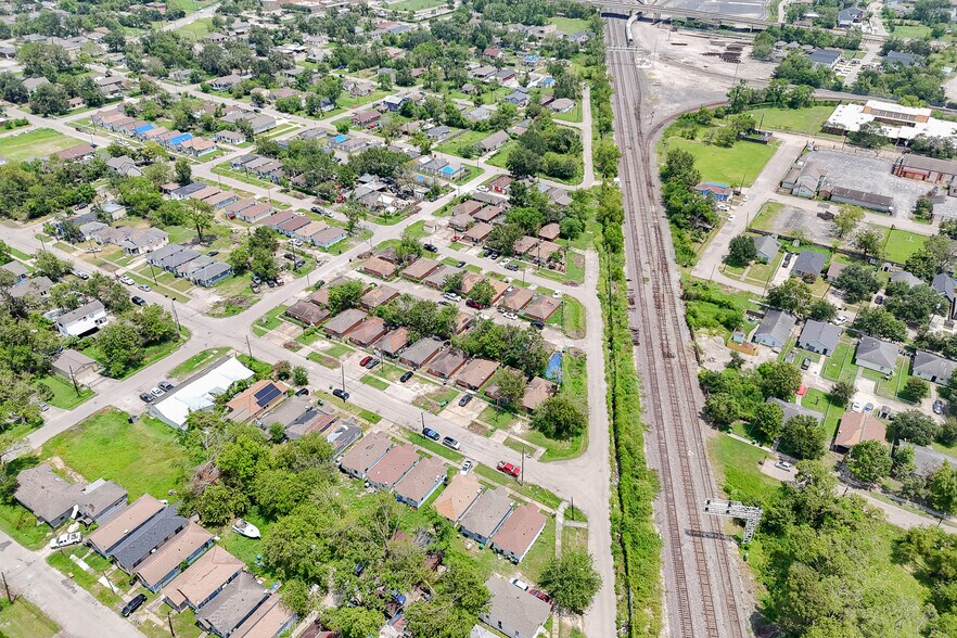 More Photos Of 2101 Hutton St, Houston Apartments For Sale