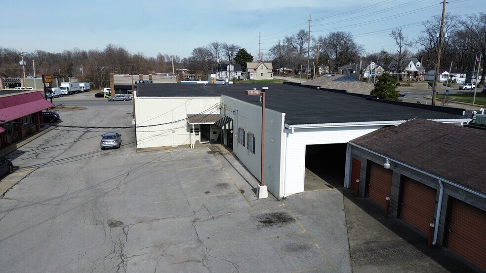 Primary Photo Of 2117 Broadway St, Blue Island General Retail For Lease