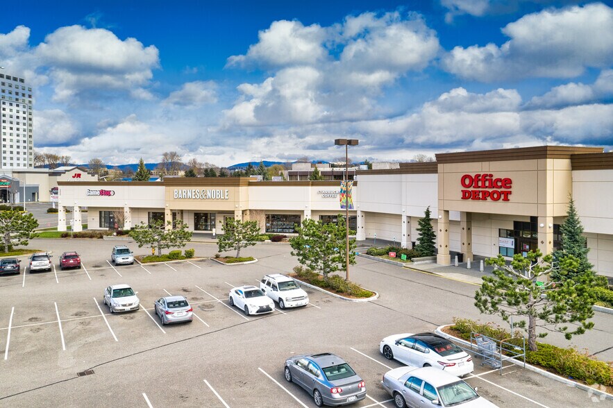 More Photos Of 300 Andover Park W, Tukwila General Retail For Lease