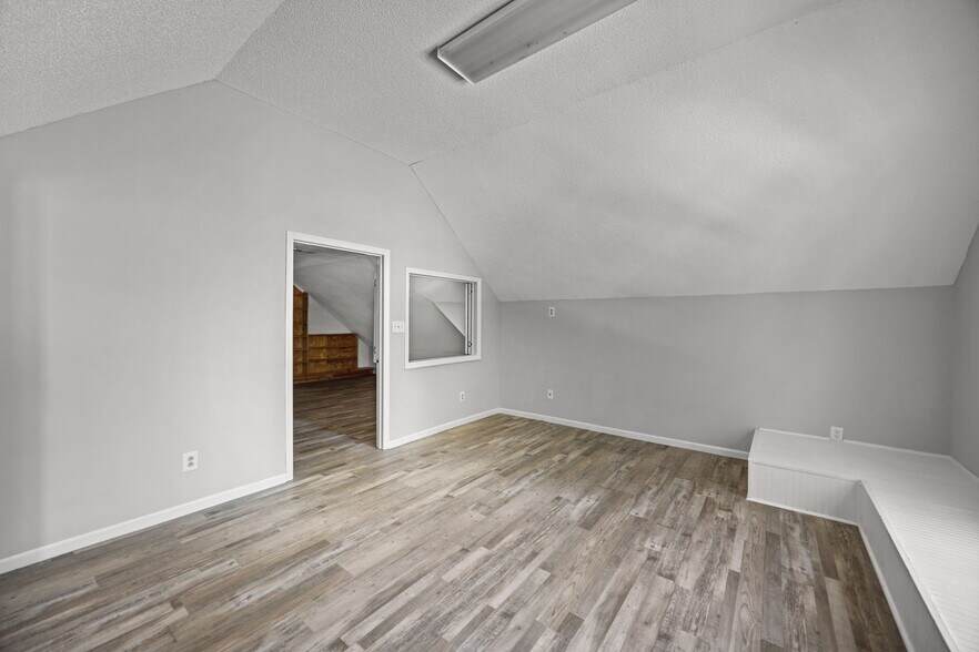 More Photos Of 44 Shoreline Dr, New Bern Medical For Sale