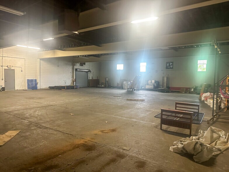 More Photos Of 302 E Locust St, Scranton Warehouse For Lease