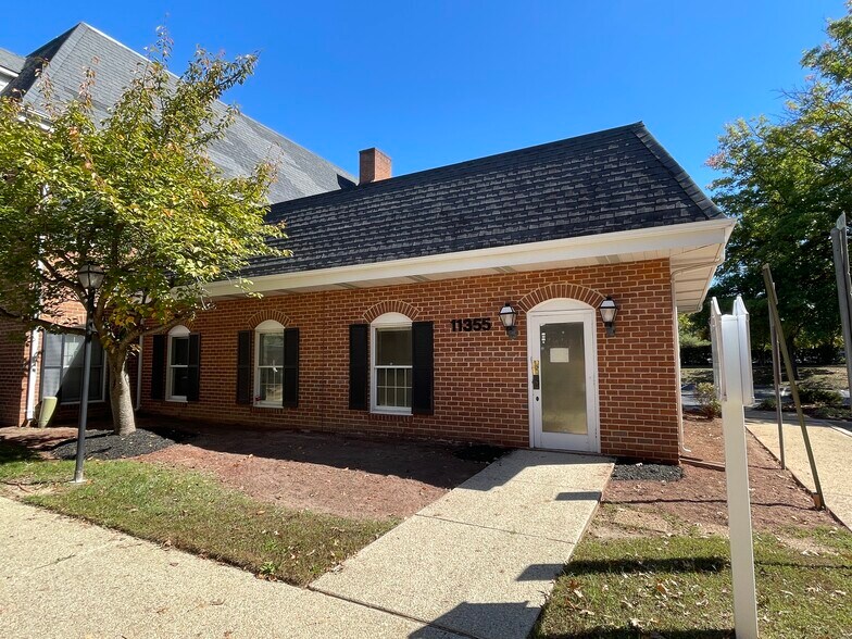 More Photos Of 11355 Pembrooke Sq, Waldorf Medical For Sale