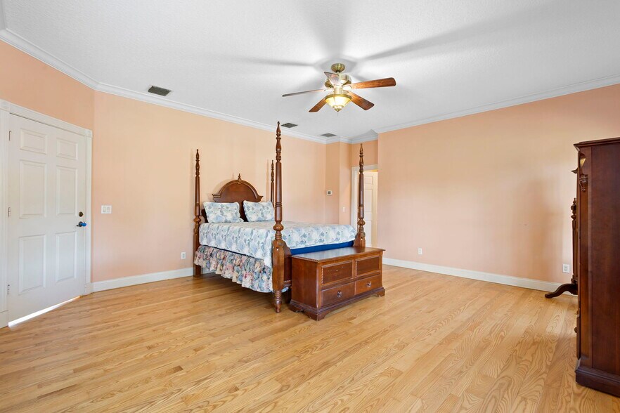 More Photos Of 42554 Maggie Jones Rd, Paisley Horse Stables For Sale