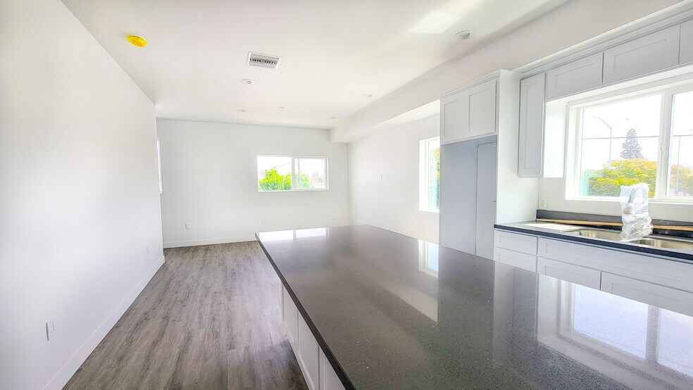 More Photos Of 11503 New Hampshire Ave, Los Angeles Multifamily For Sale