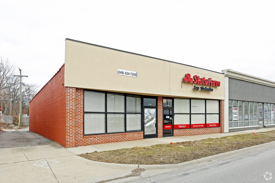 Primary Photo Of 27510-27512 W 8 Mile Rd, Farmington Hills General Retail For Sale