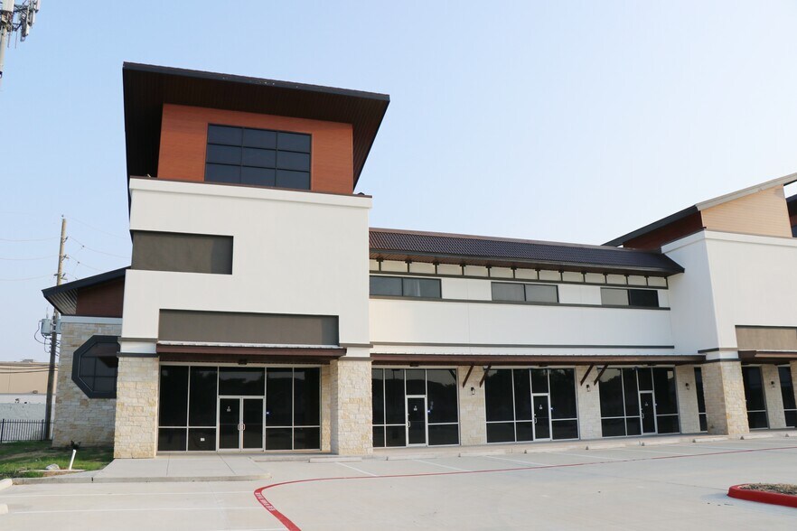 More Photos Of 9889 United Drive, Houston Office For Lease