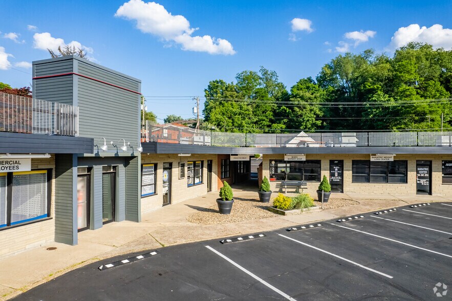 More Photos Of 3515 Washington Rd, McMurray General Retail For Lease