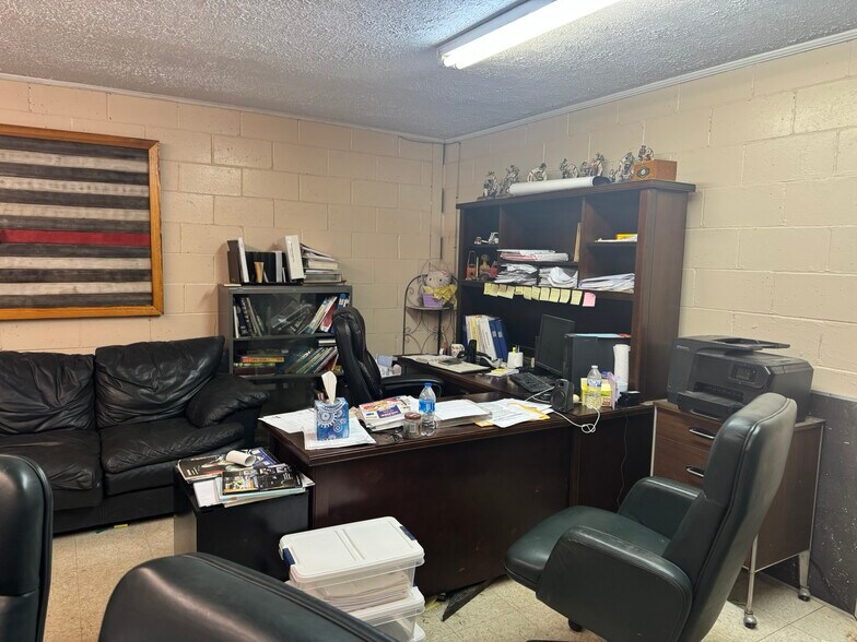 More Photos Of 109 Epps St, Gordon Warehouse For Lease