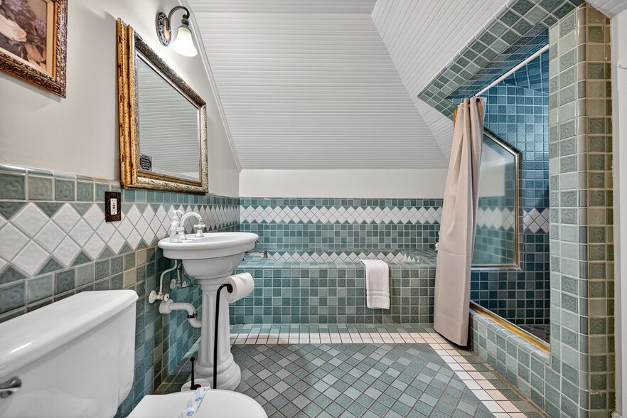 More Photos Of 620 El Salto Dr, Capitola Hospitality For Sale