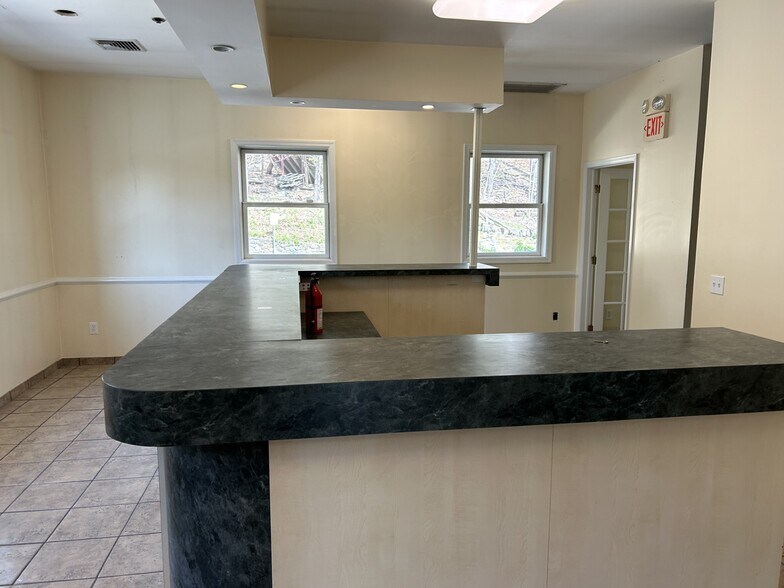 More Photos Of 176 N Highland Ave, Ossining Medical For Lease