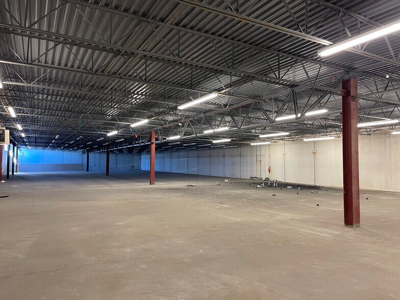 More Photos Of 6352 Airway Dr, Indianapolis Manufacturing For Sale